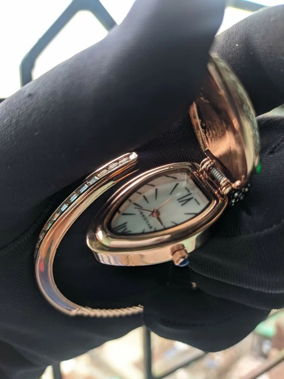 Classic Versatile, Gorgeous and Unique, High Aesthetic Value, Fashion Quartz Women's Watch with Small Fragrance Style,