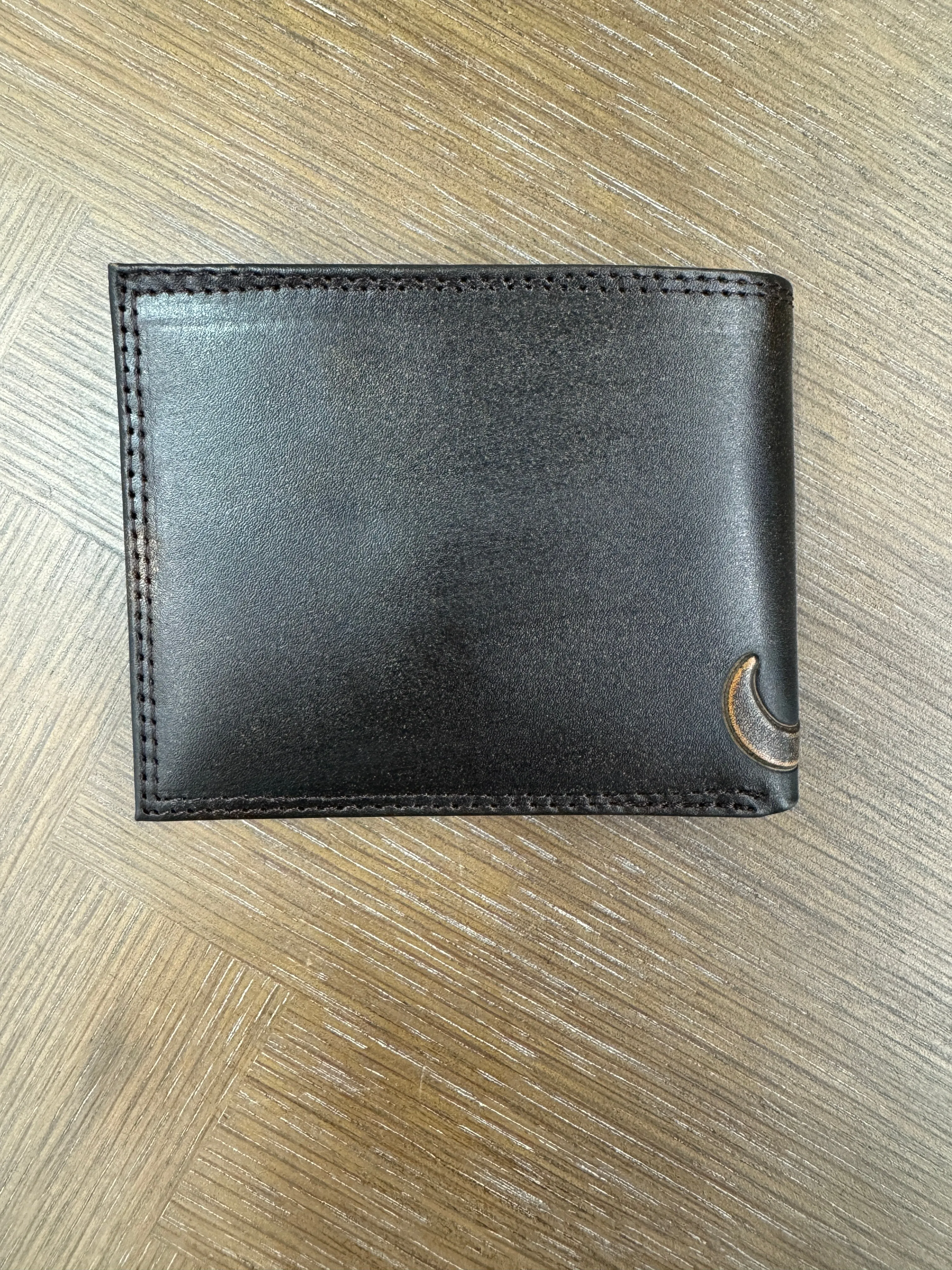 Zepplin Burnished Passcase Wallet